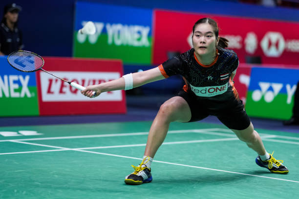 羽毛球单打比赛时间安排：业余与职业赛制的区别