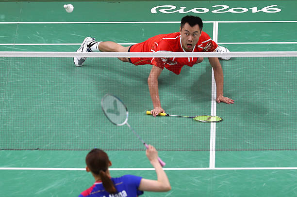 专业教练示范标准挥拍动作分解教学