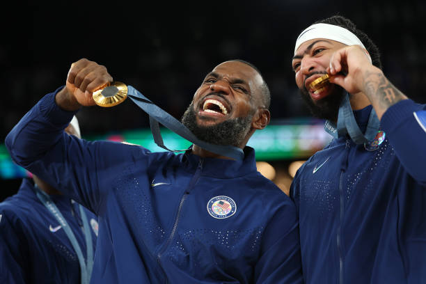 篮球场地的标准尺寸是多少？附详细图解说明