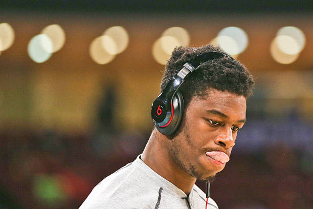 青少年篮球训练：适合初学者的上篮基础教程