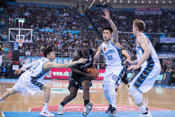 中锋在快节奏比赛中的适应策略