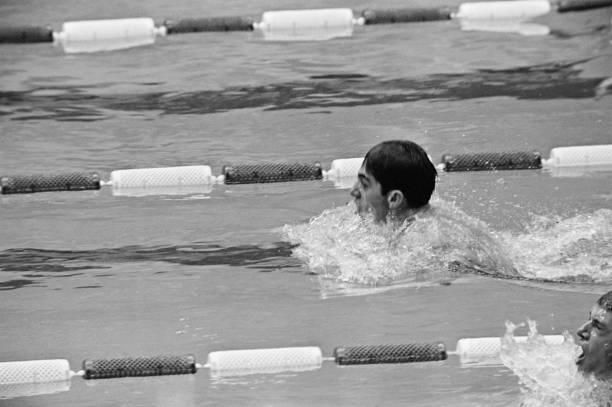 游泳转身不慌张：掌握这些技巧让你游得更安心