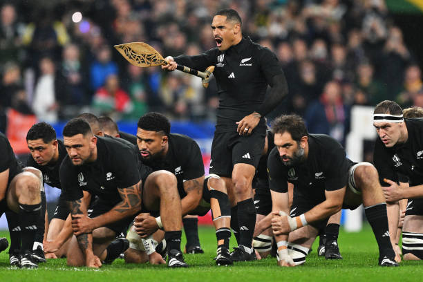 2022世界杯亚洲区预选赛：淘汰赛关键战役回顾与分析